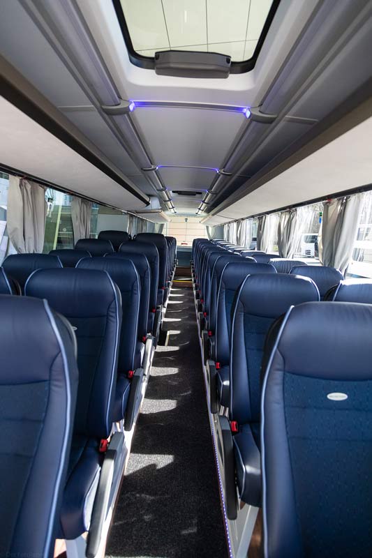Reisebus Sitzreihen im Innenraum